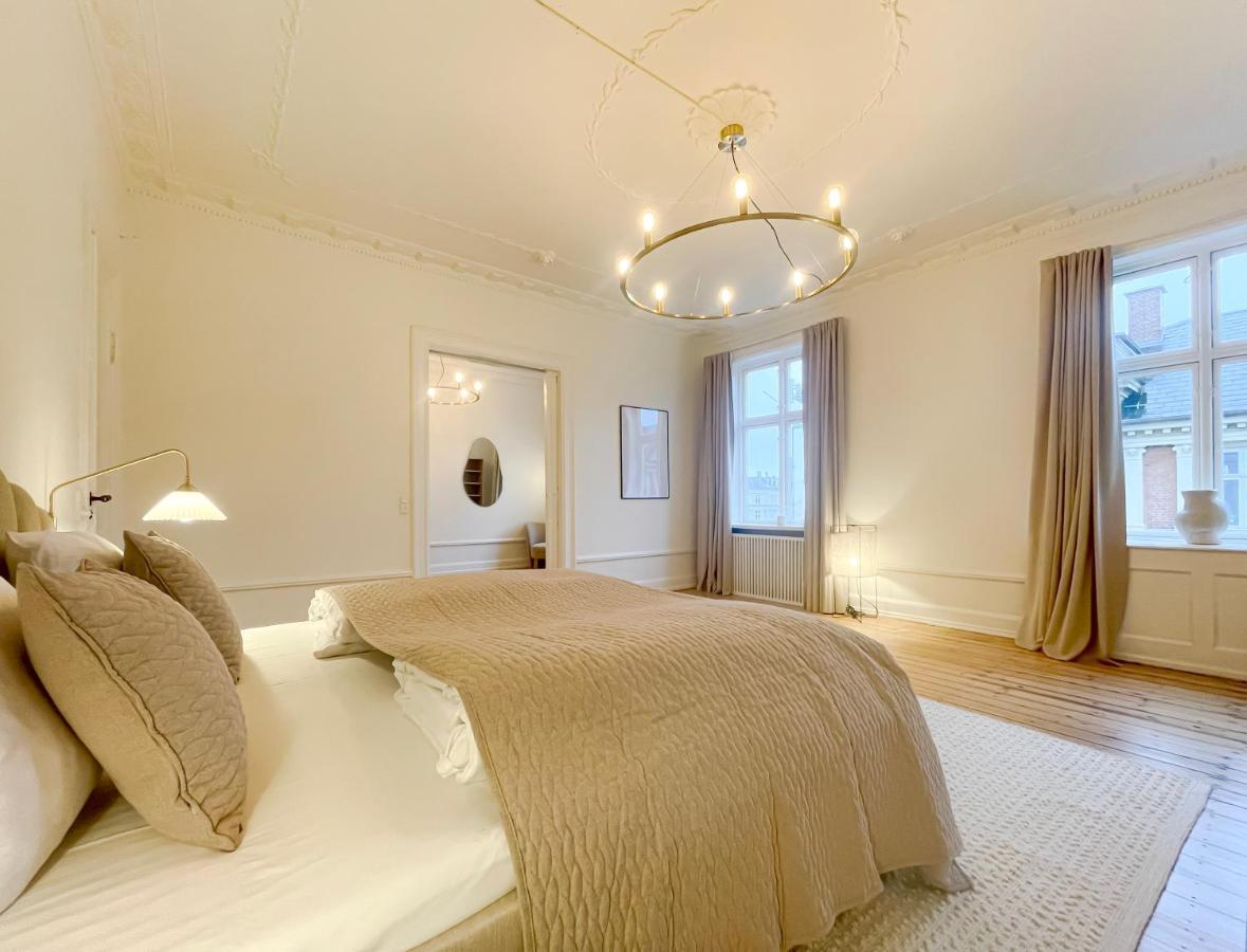 Large & Modern 4 Bedroom Köpenhamn