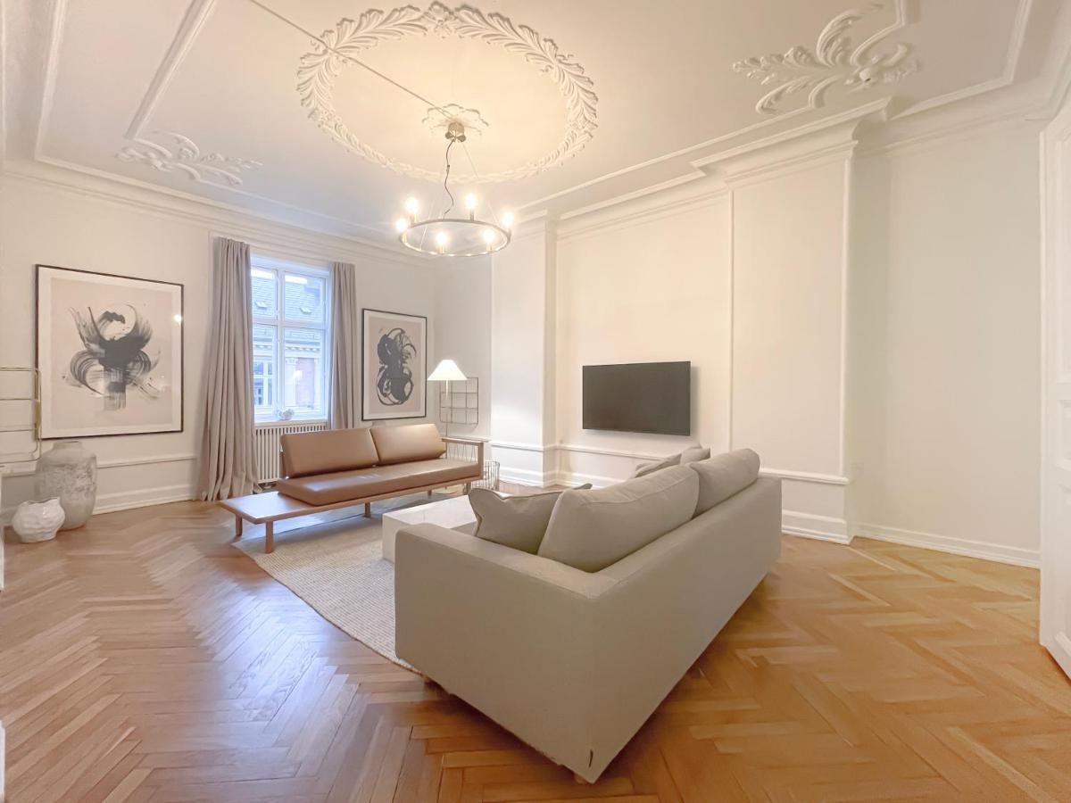 Large & Modern 4 Bedroom Köpenhamn